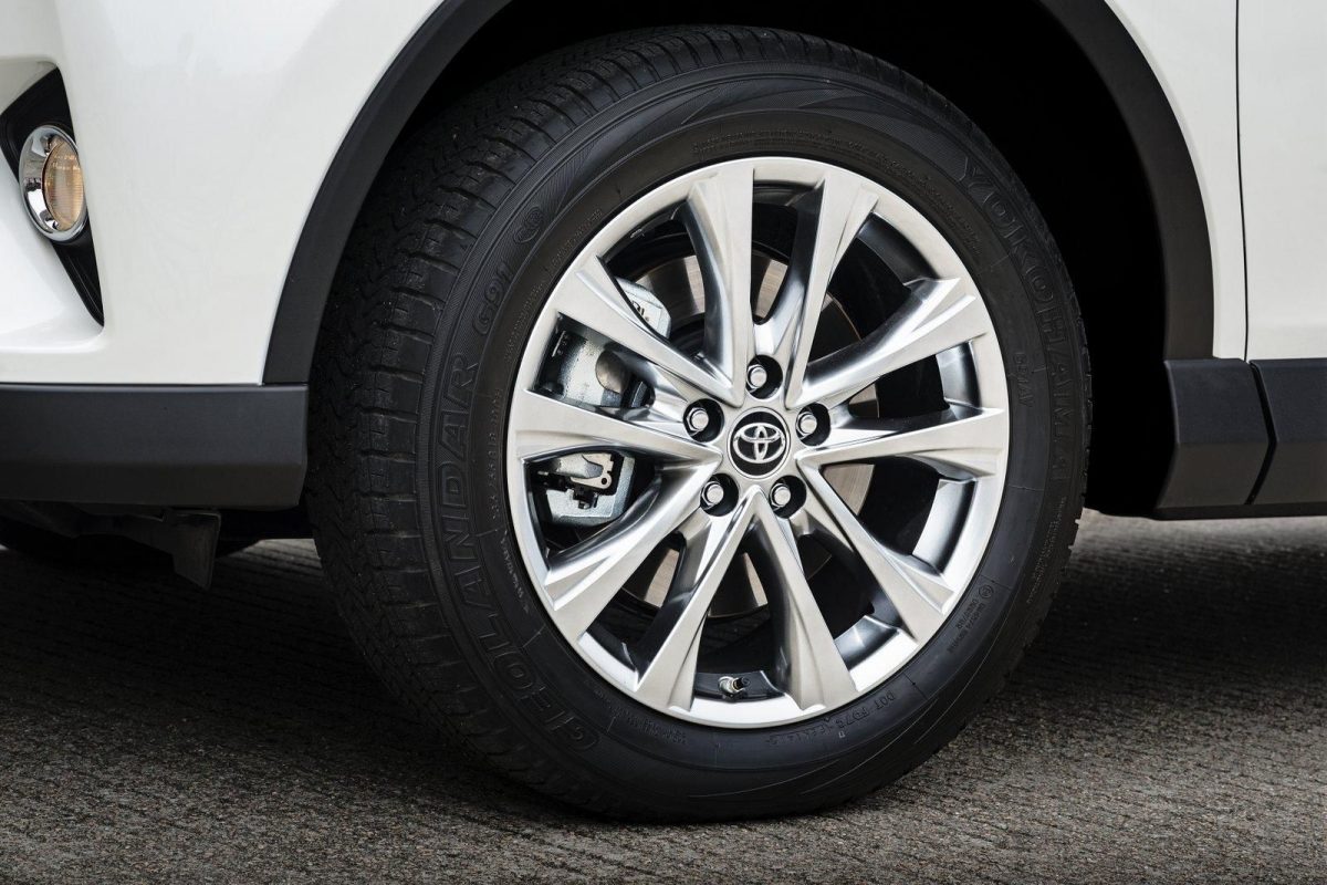 TOYOTA RAV 4
