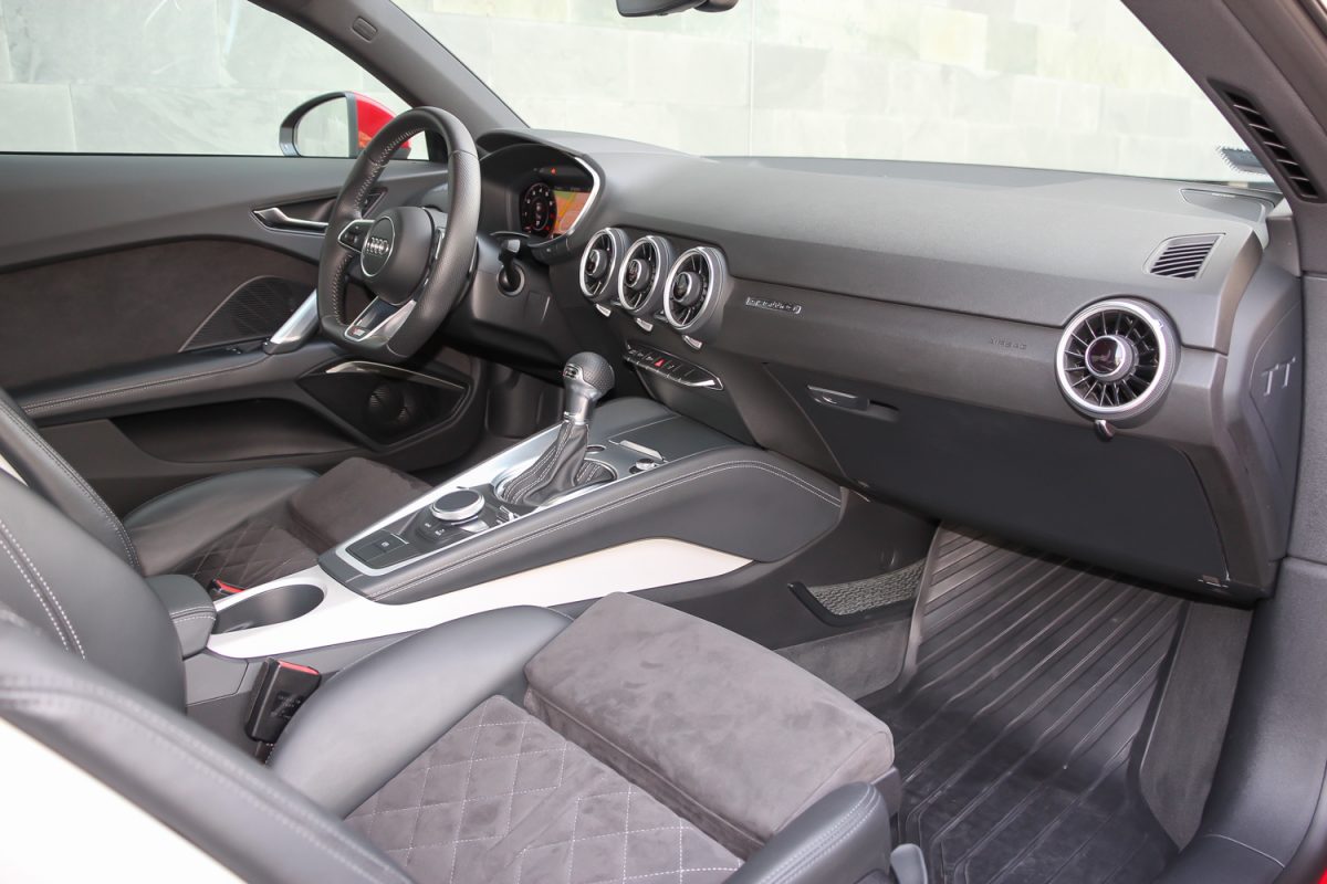 AUDI