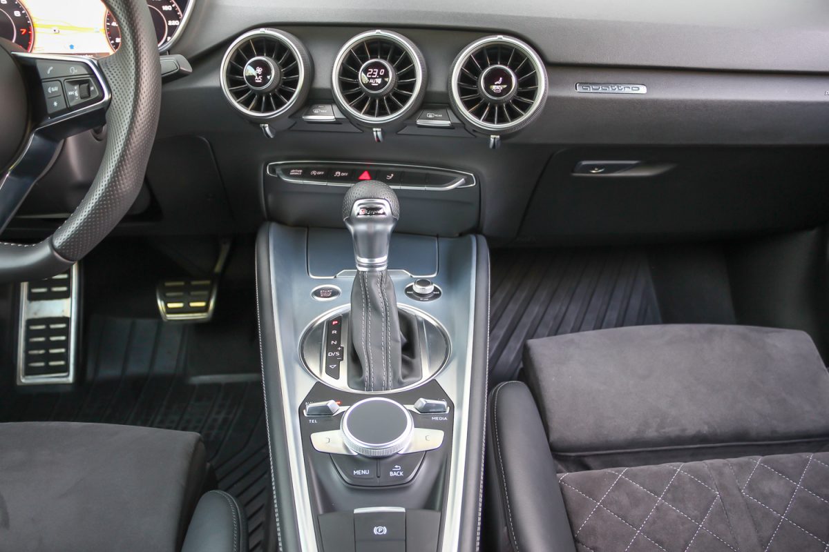 AUDI