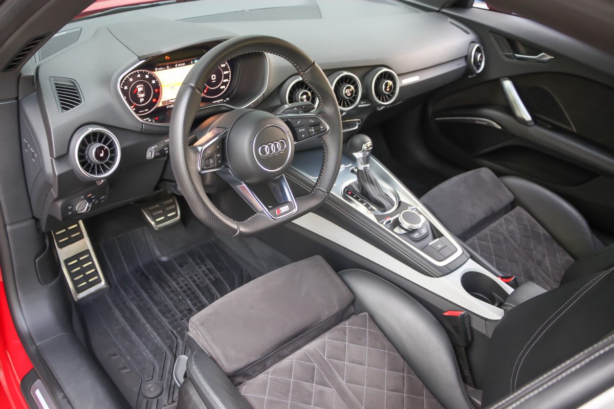 AUDI