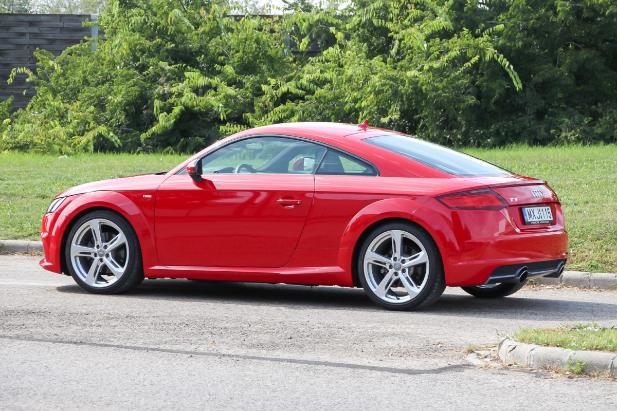 AUDI