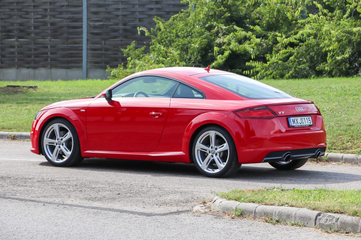 AUDI
