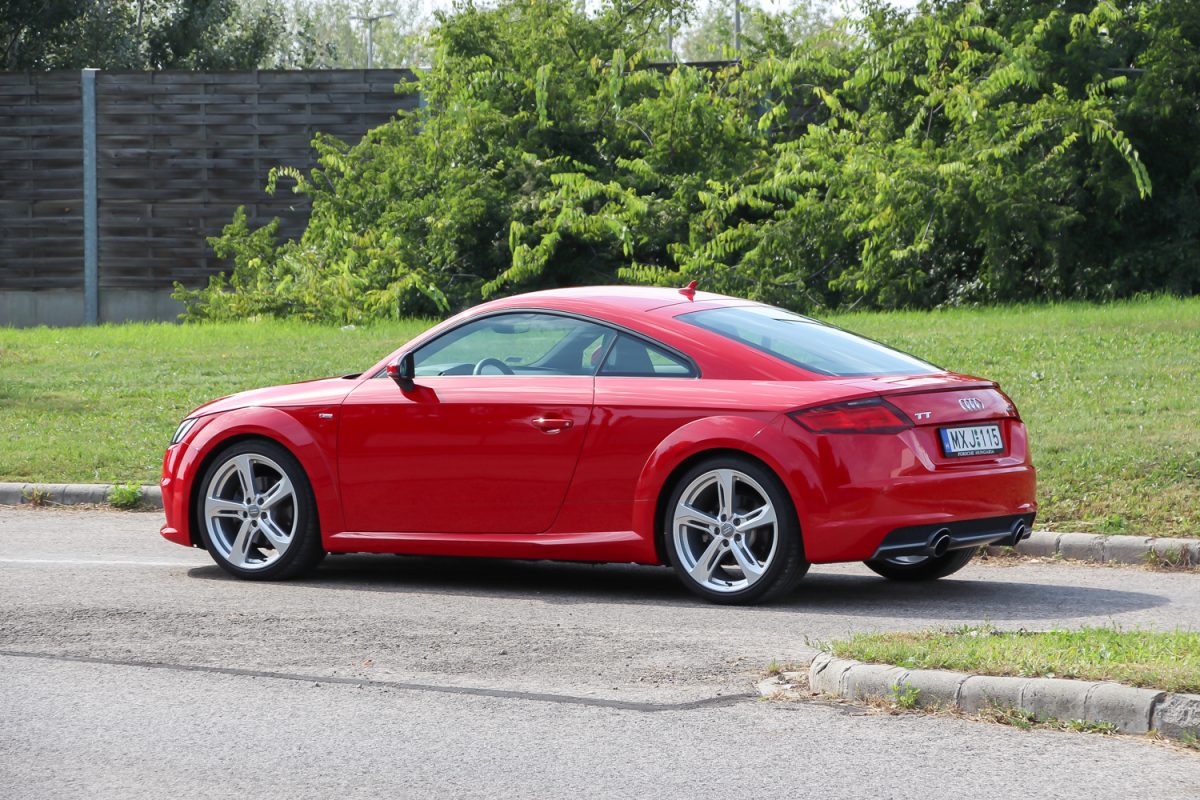 AUDI