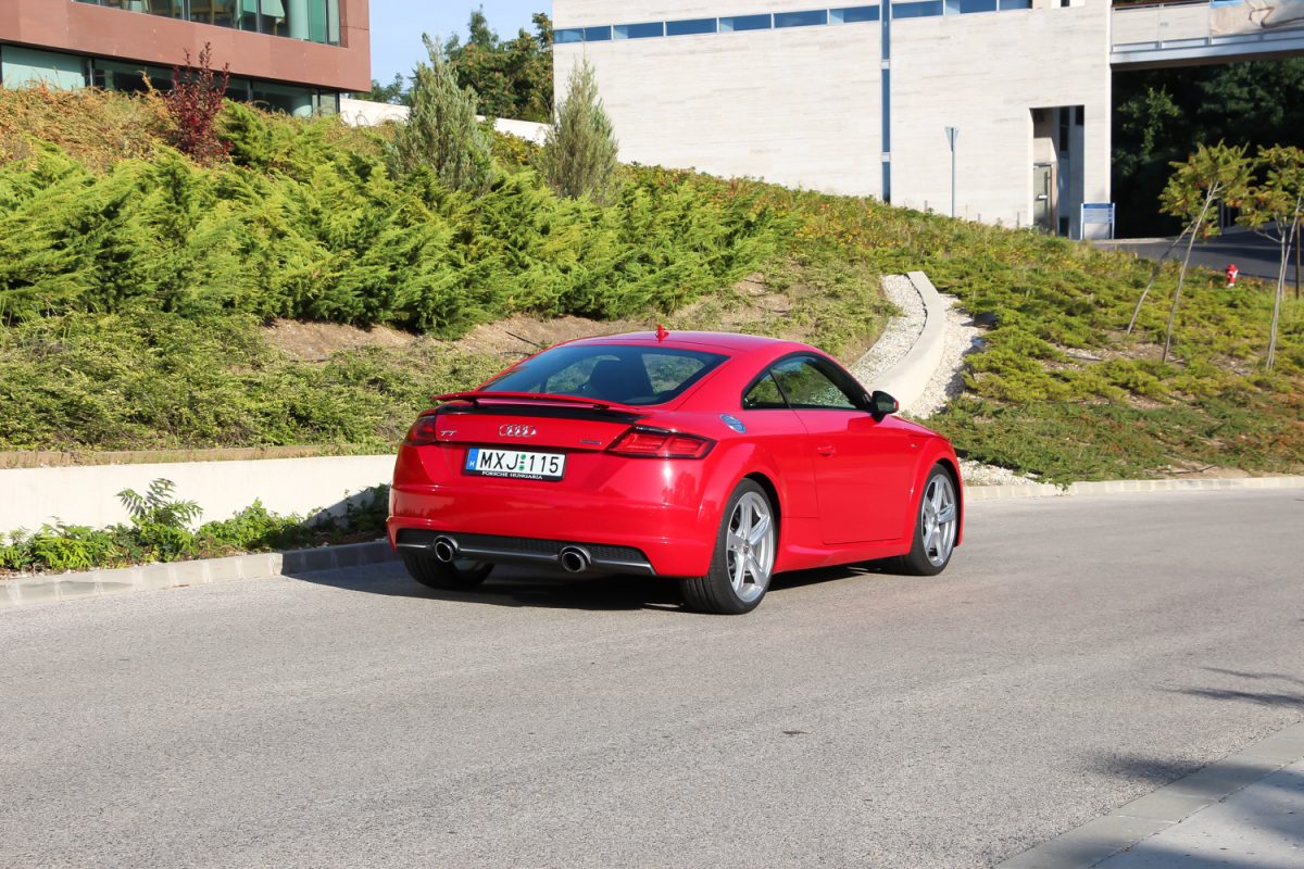 AUDI