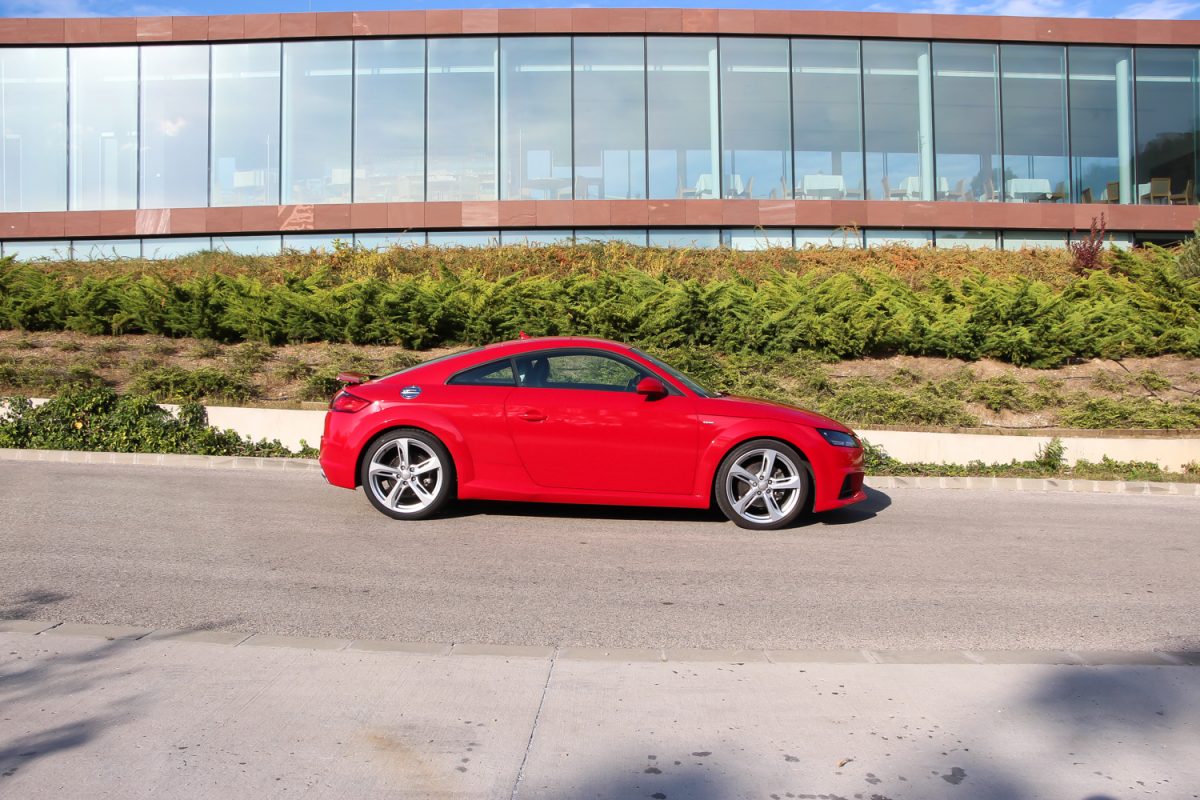 AUDI