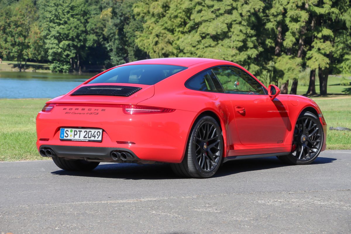 PORSCHE