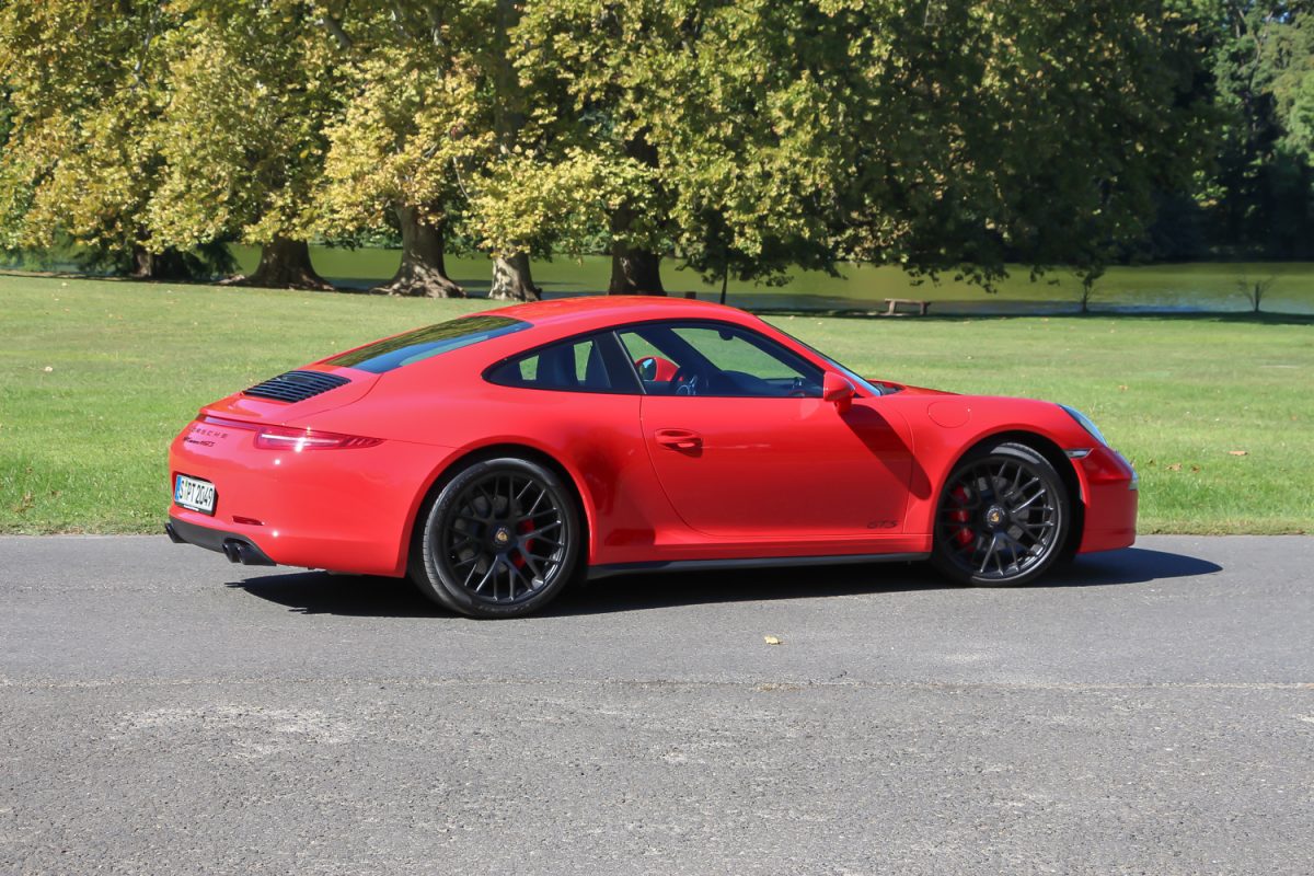 PORSCHE