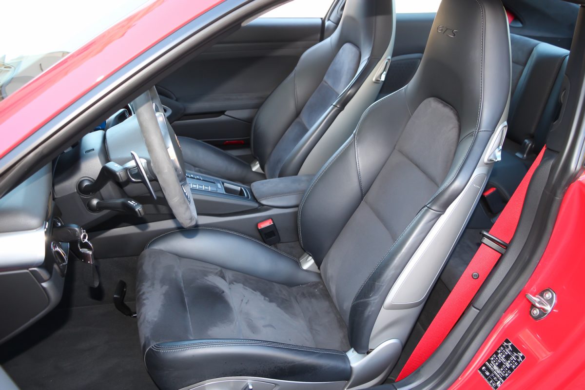 PORSCHE