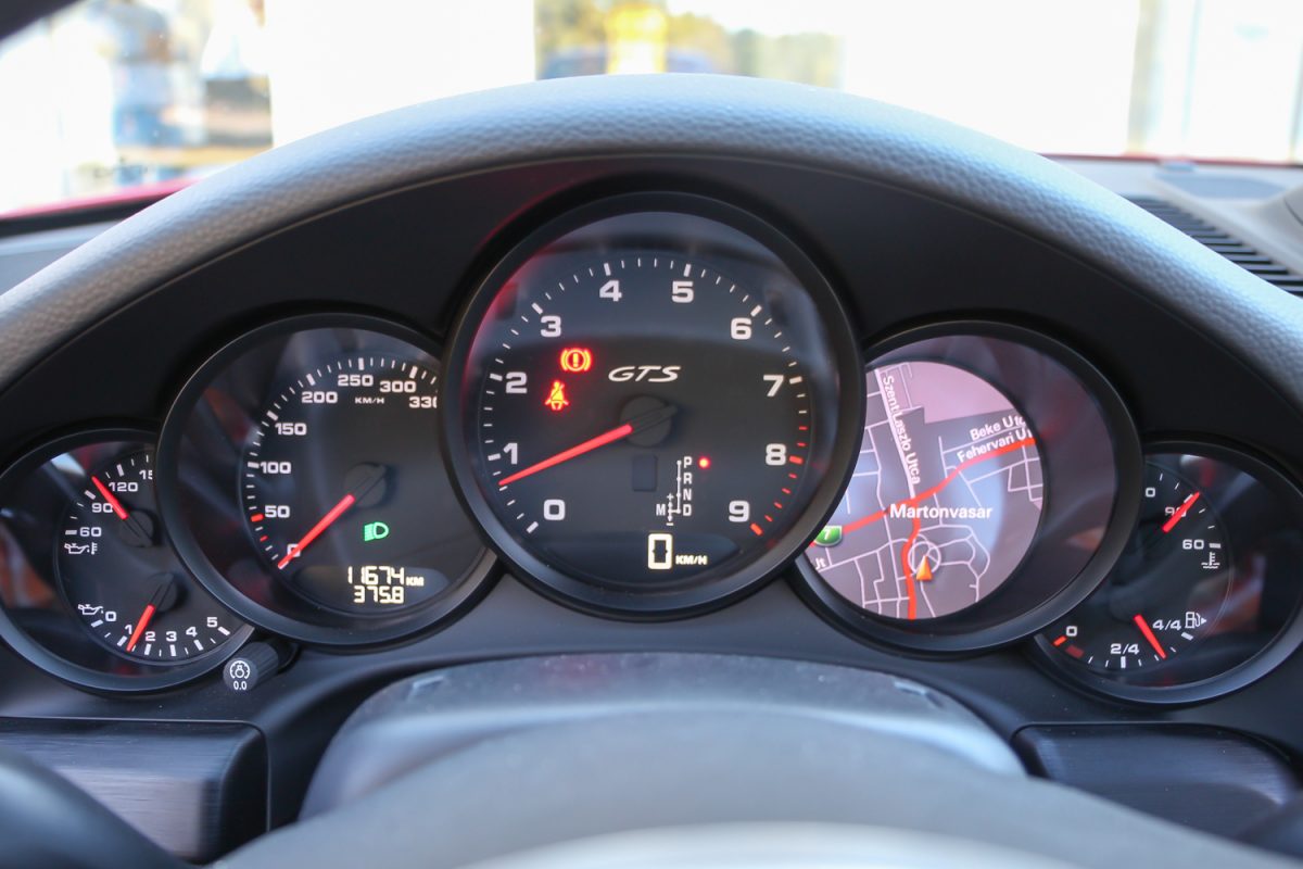 PORSCHE