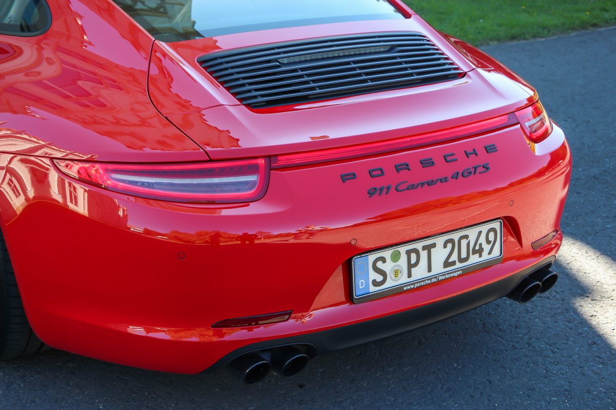 PORSCHE