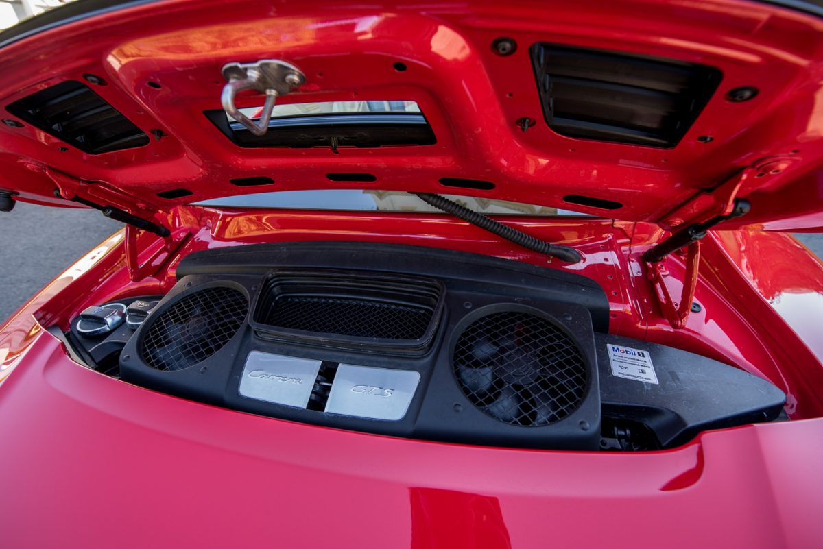 PORSCHE