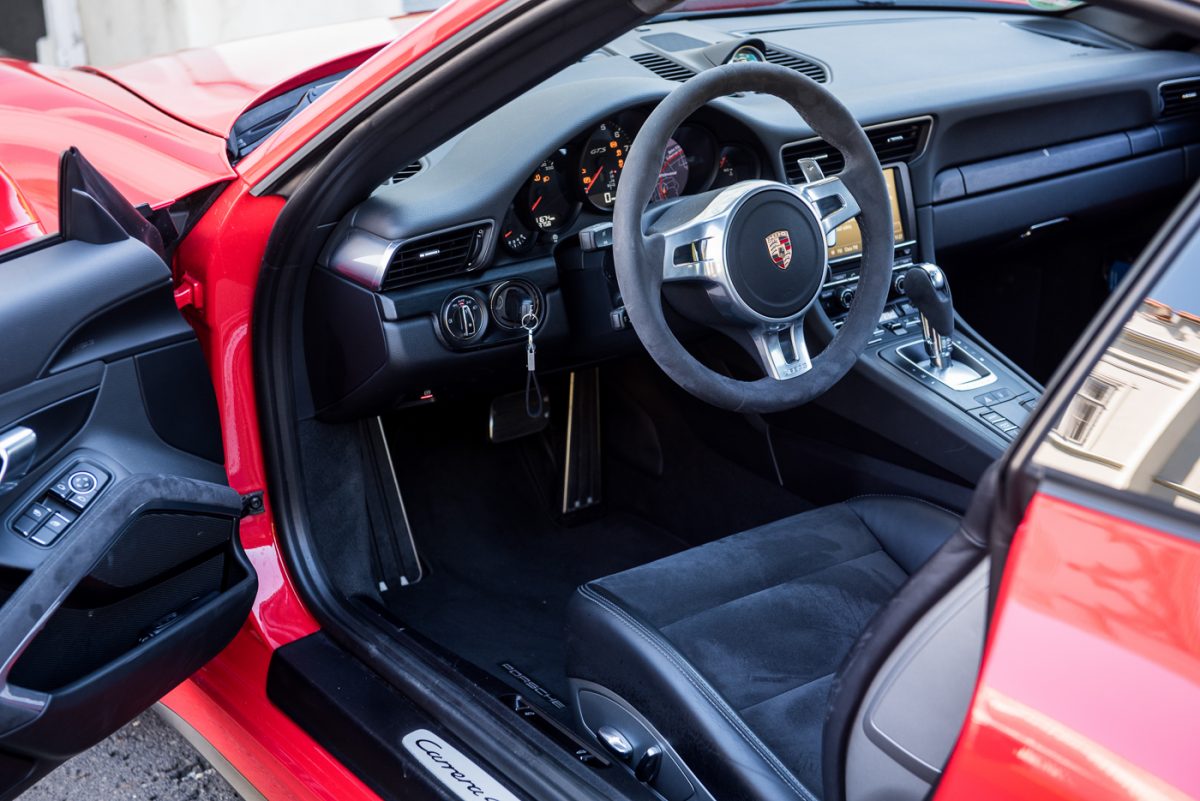 PORSCHE