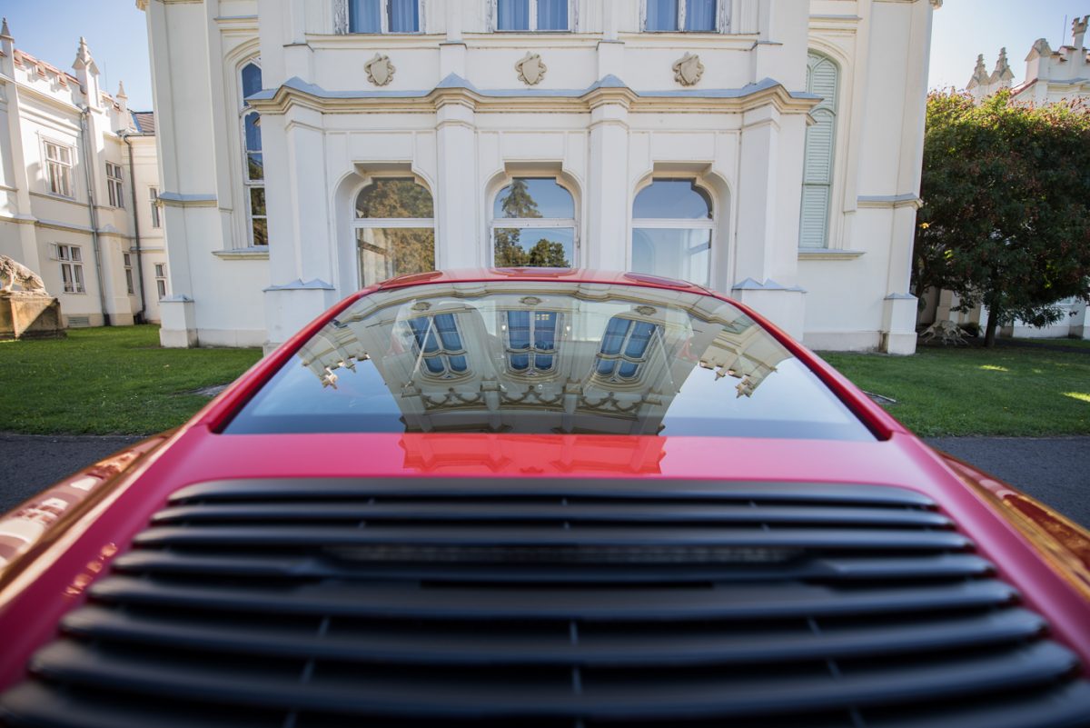 PORSCHE