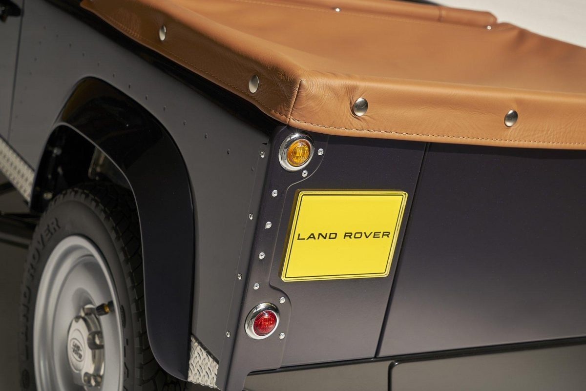 LAND ROVER