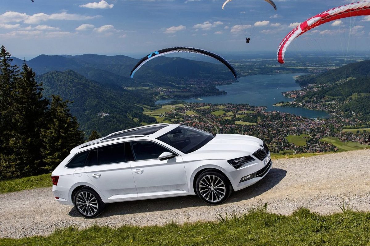 SKODA SUPERB