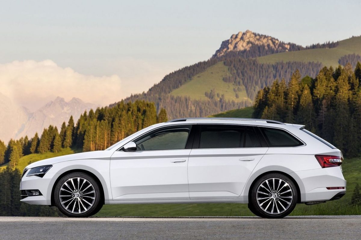 SKODA SUPERB