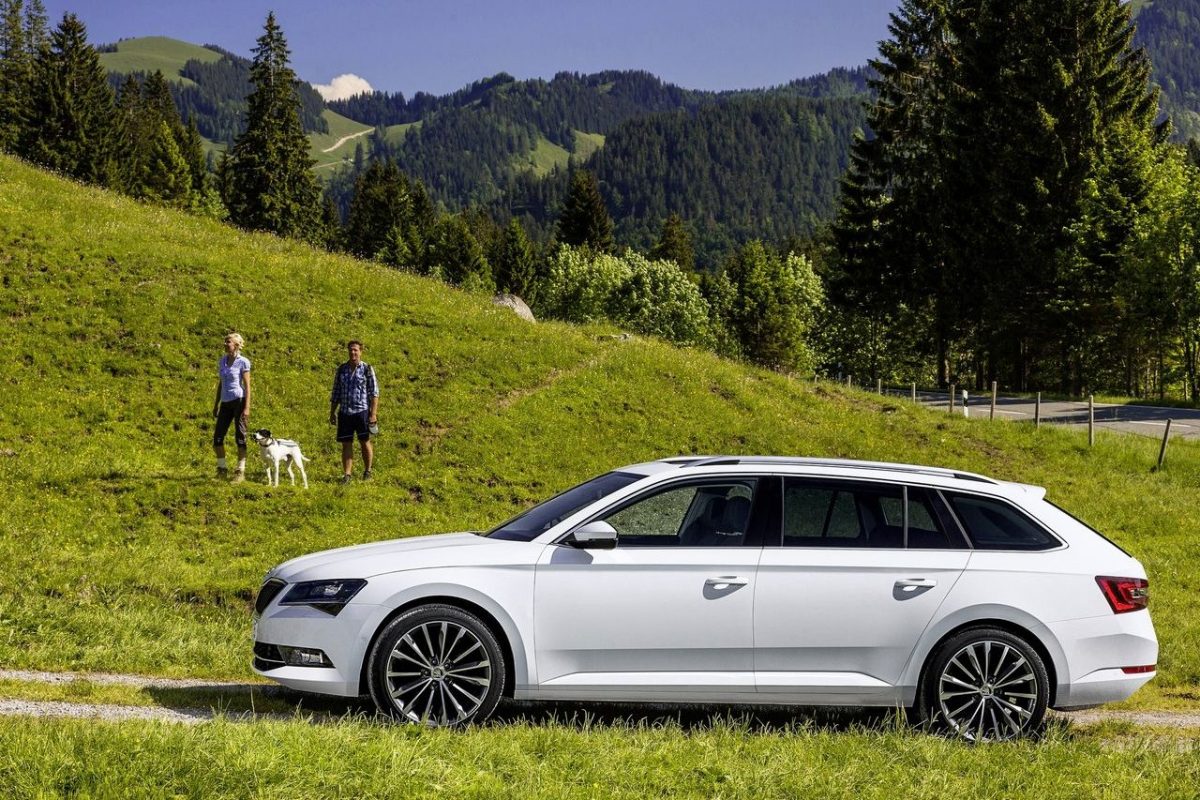 SKODA SUPERB