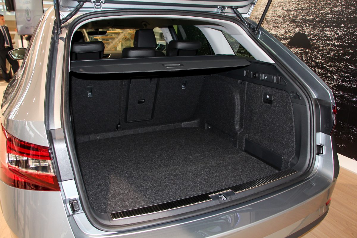 SKODA SUPERB