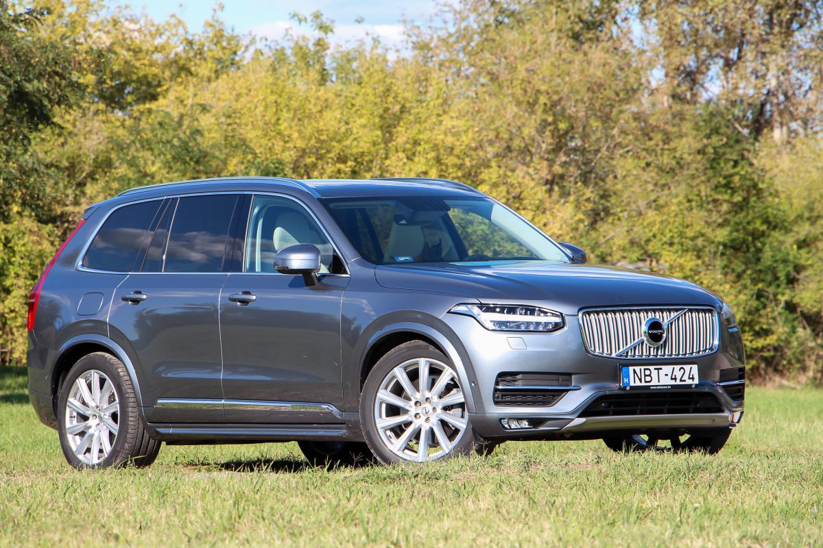 VOLVO XC90