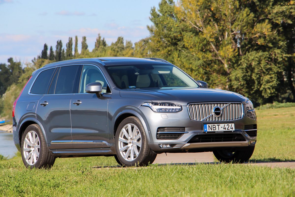VOLVO XC90