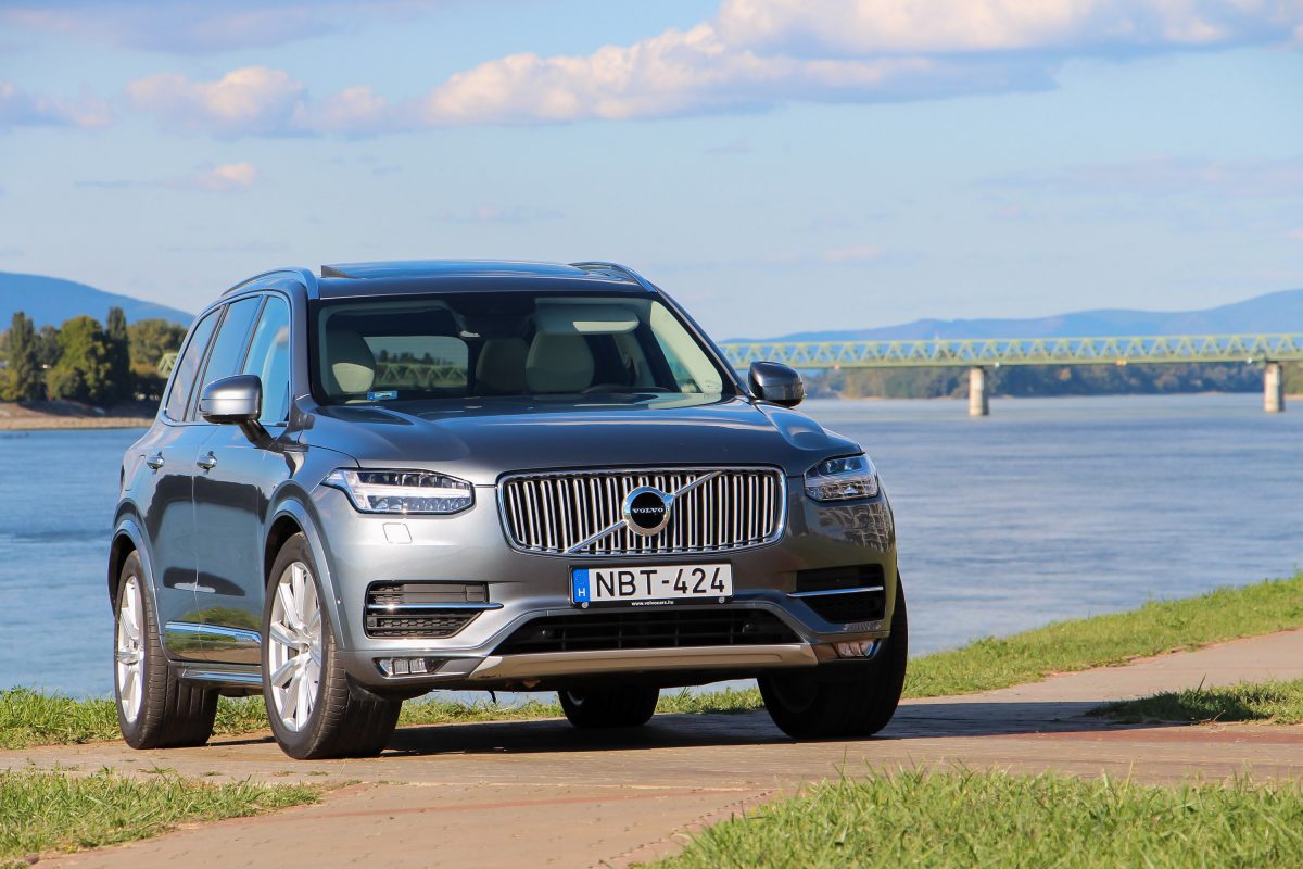 VOLVO XC90