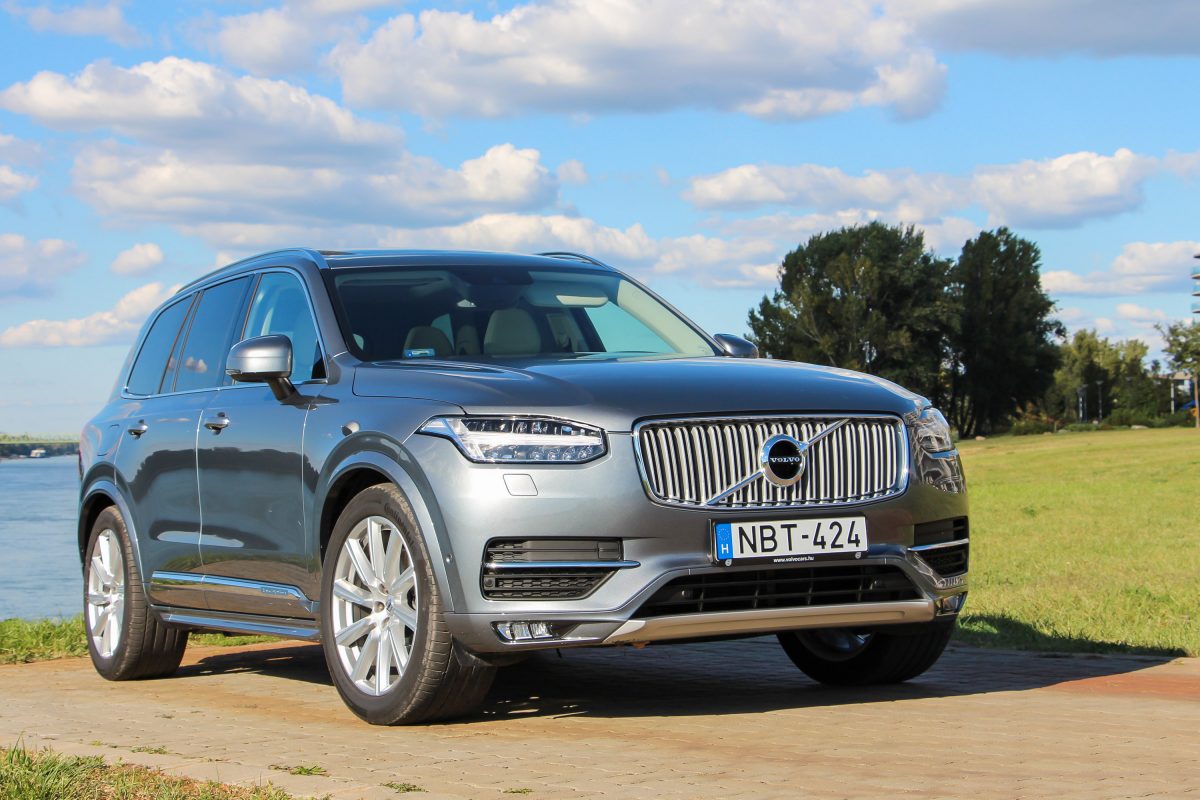 VOLVO XC90