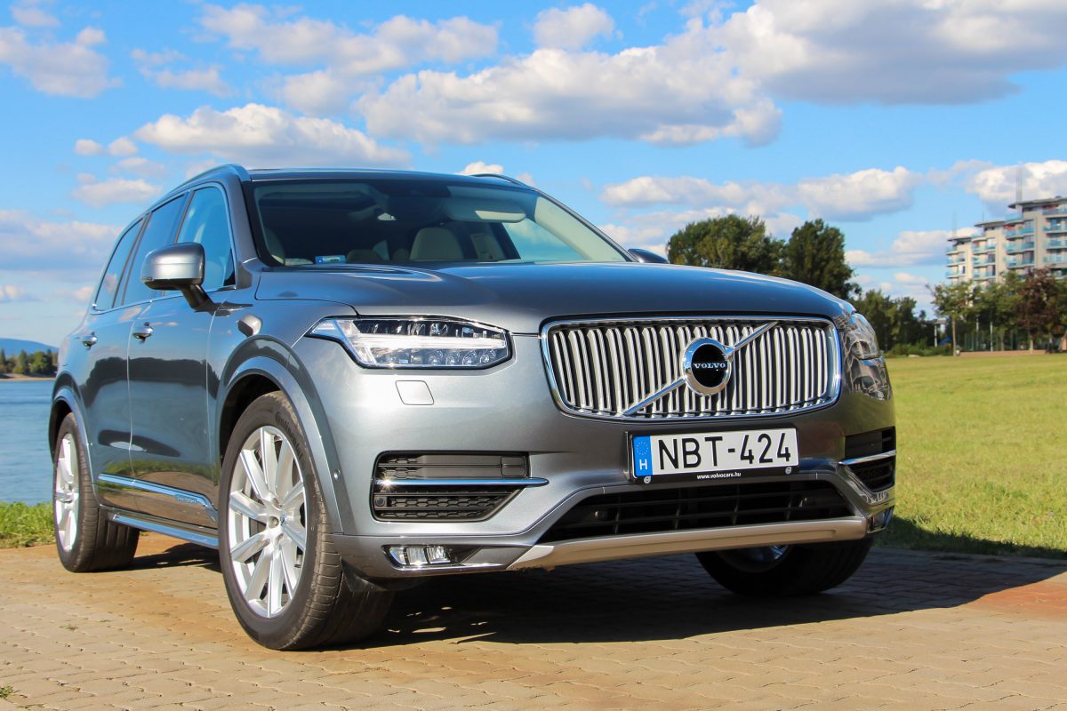 VOLVO XC90