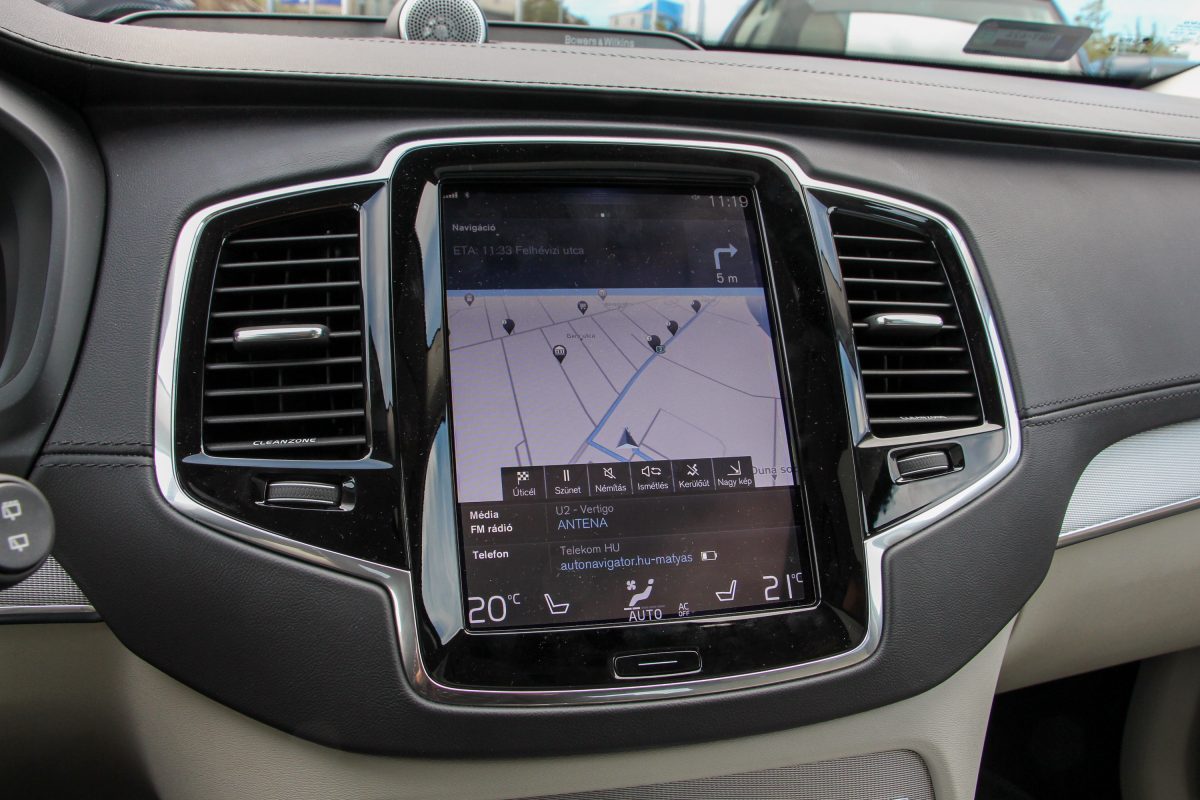 VOLVO XC90