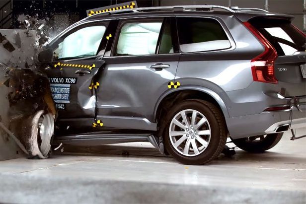 VOLVO XC90