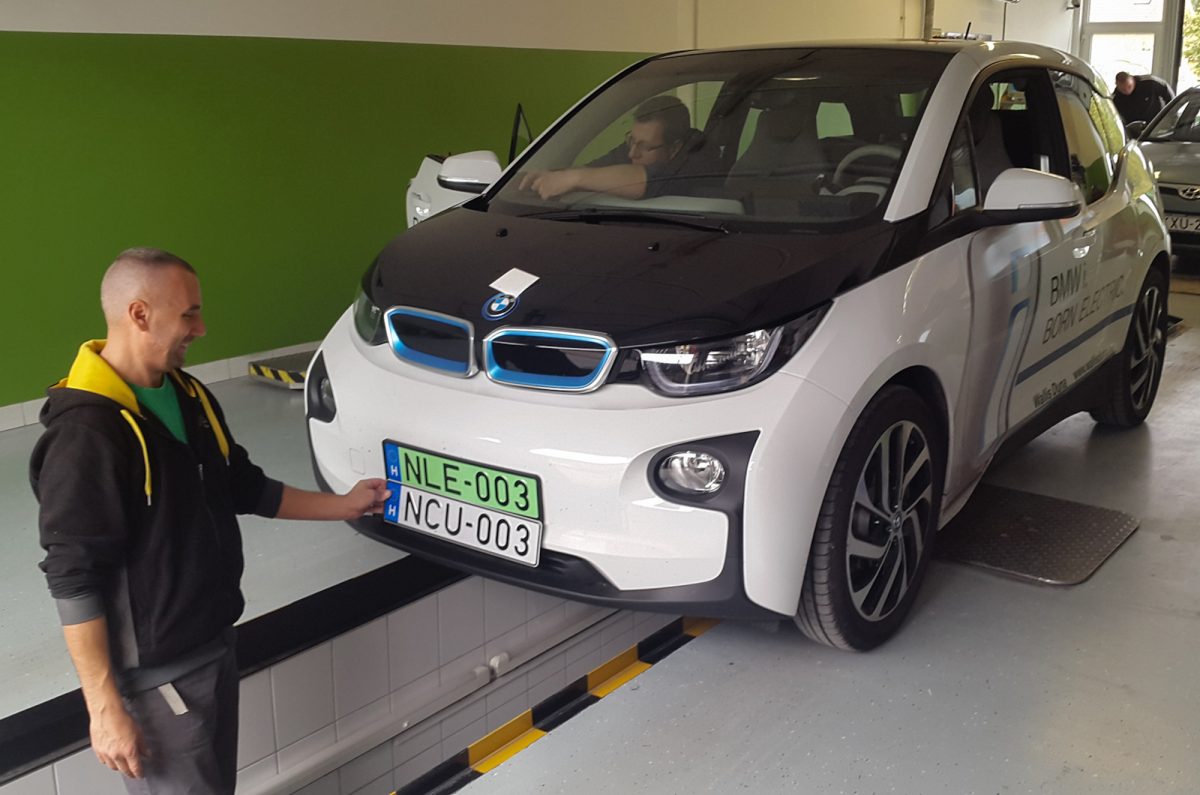 BMW I3