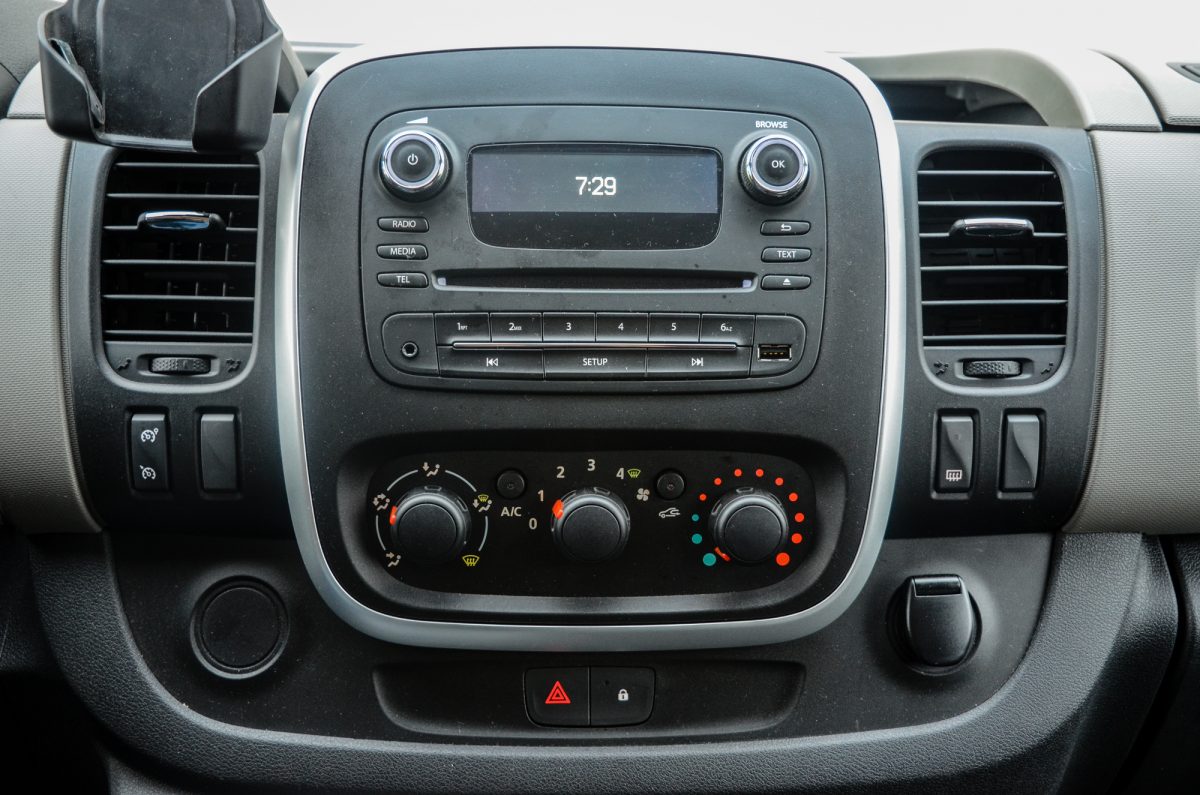 RENAULT TRAFIC