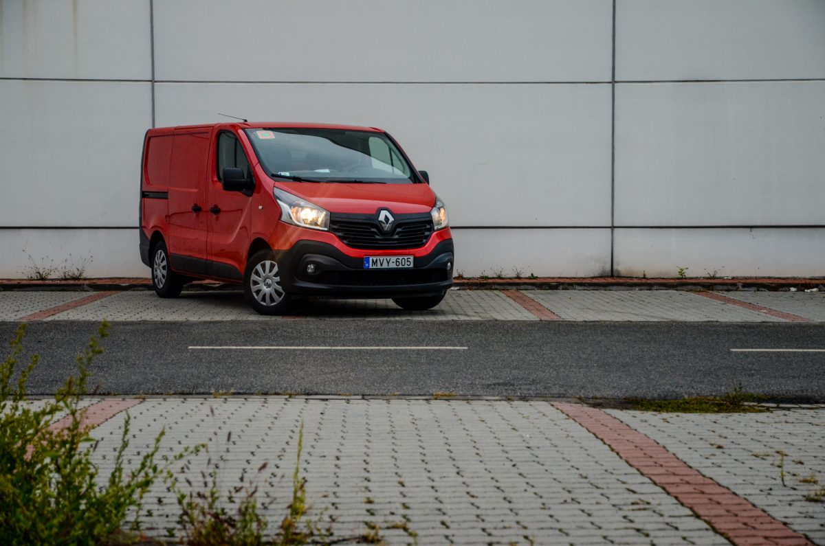 RENAULT TRAFIC