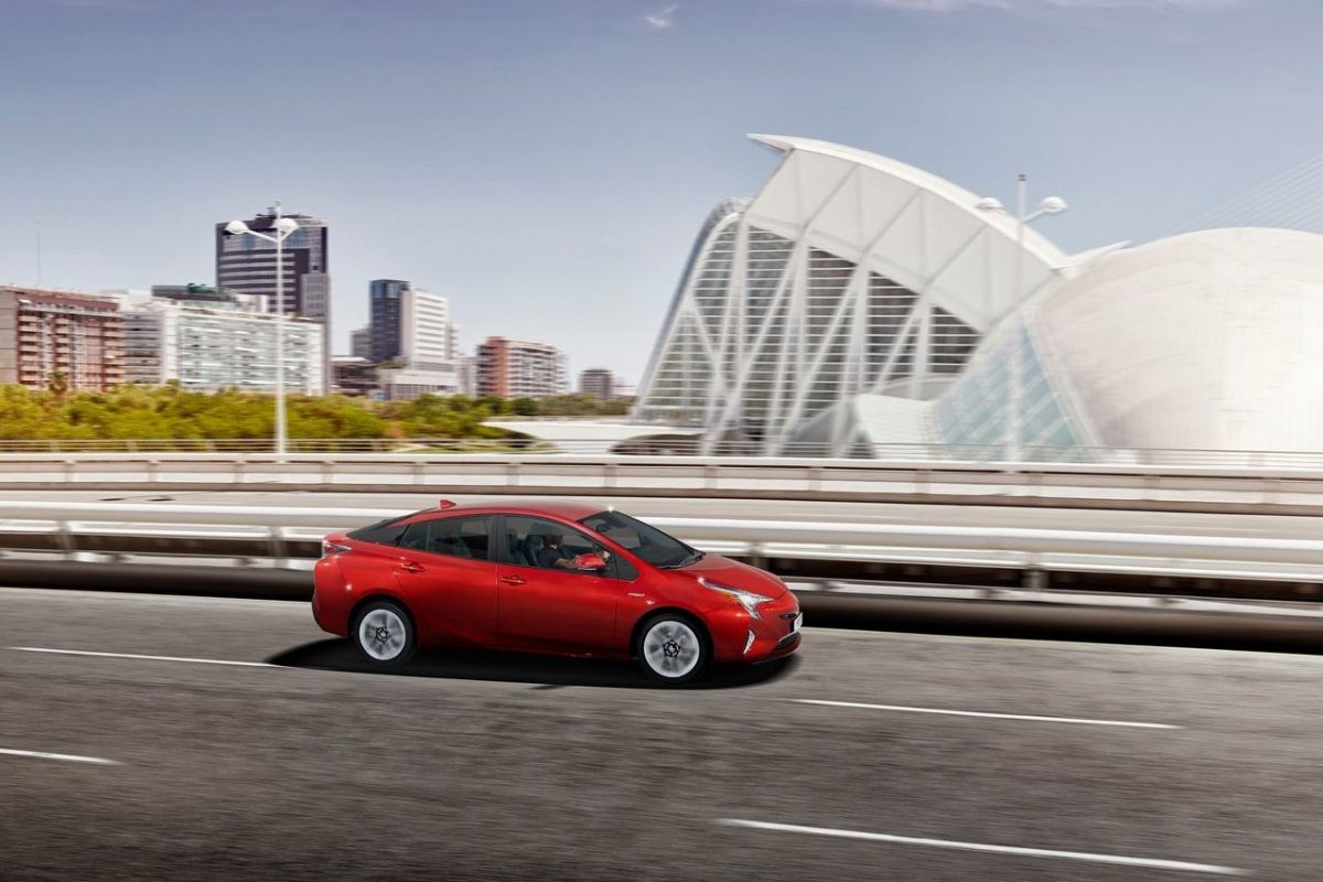TOYOTA PRIUS