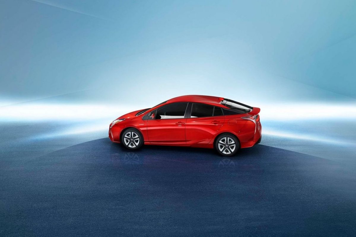 TOYOTA PRIUS