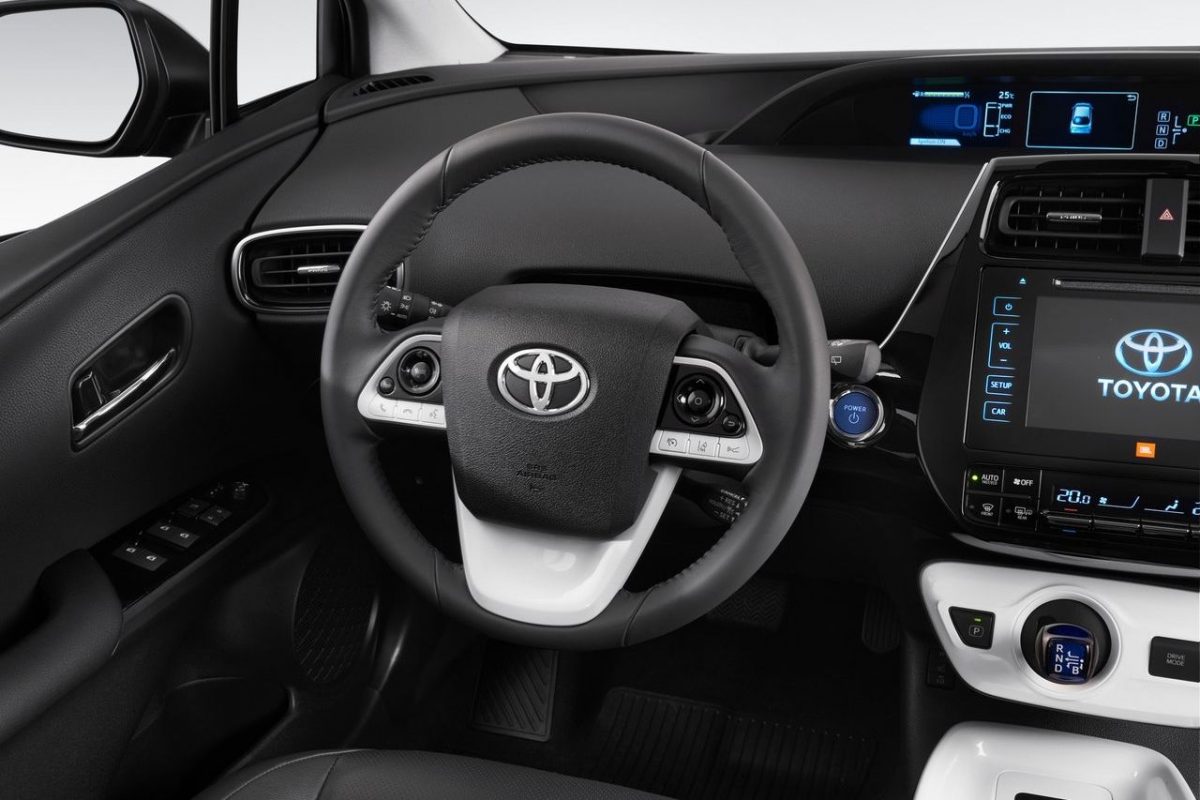 TOYOTA PRIUS