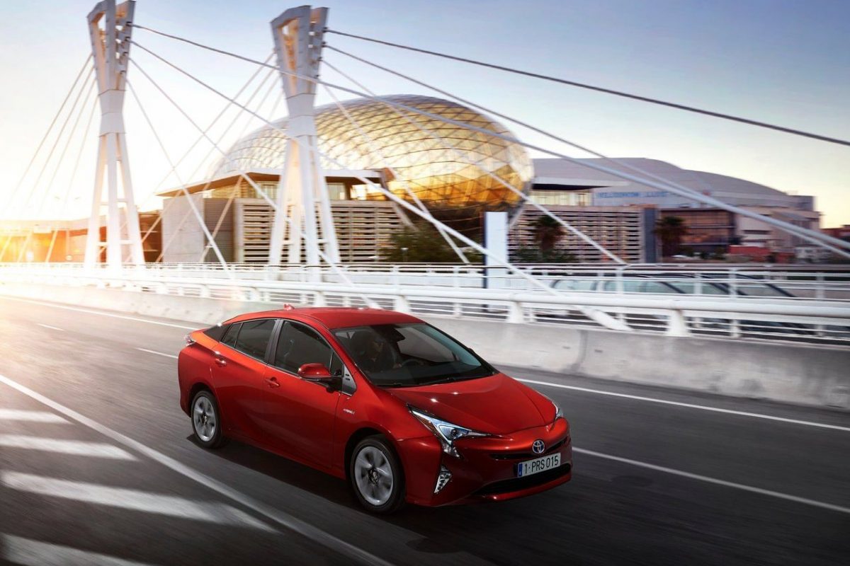 TOYOTA PRIUS