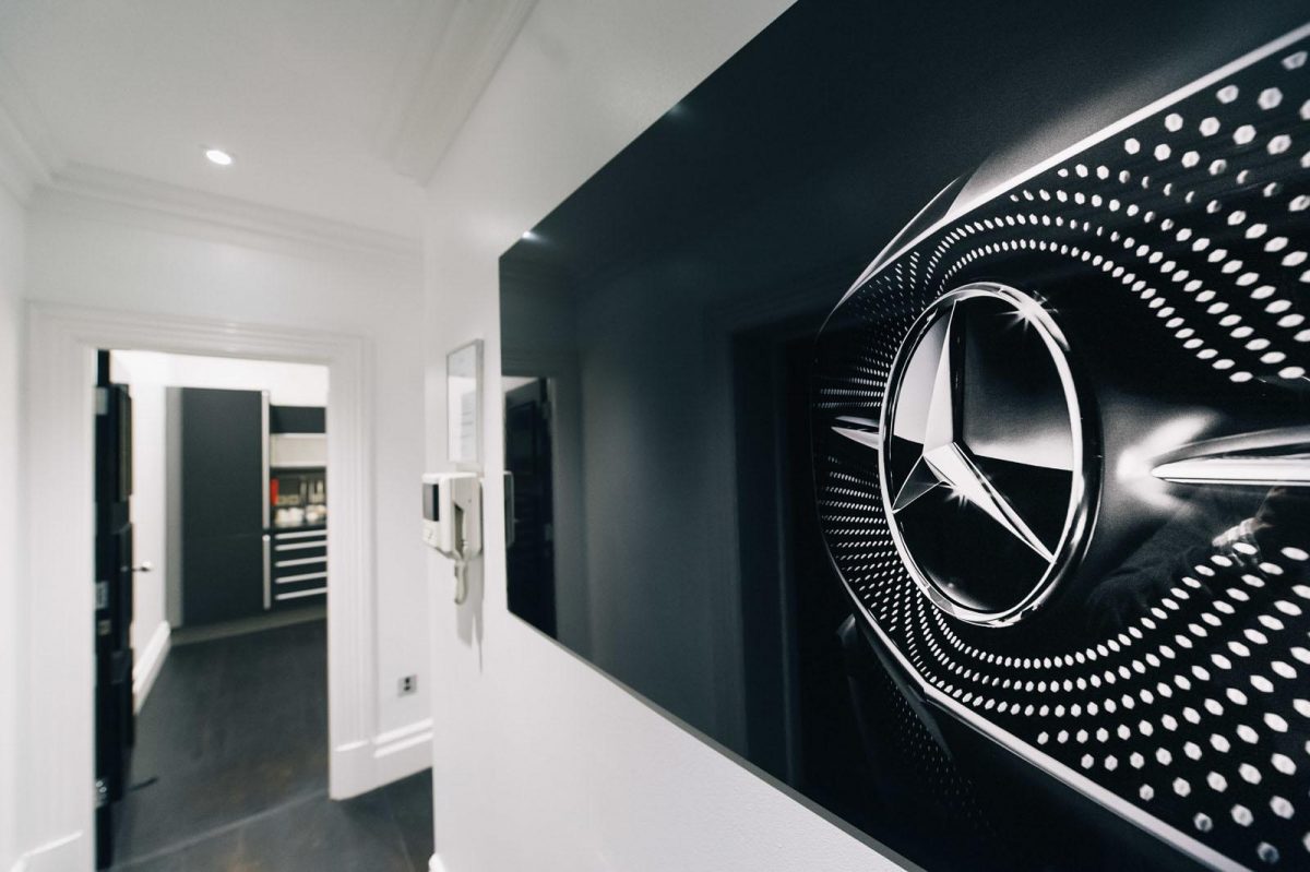 MERCEDES-BENZ