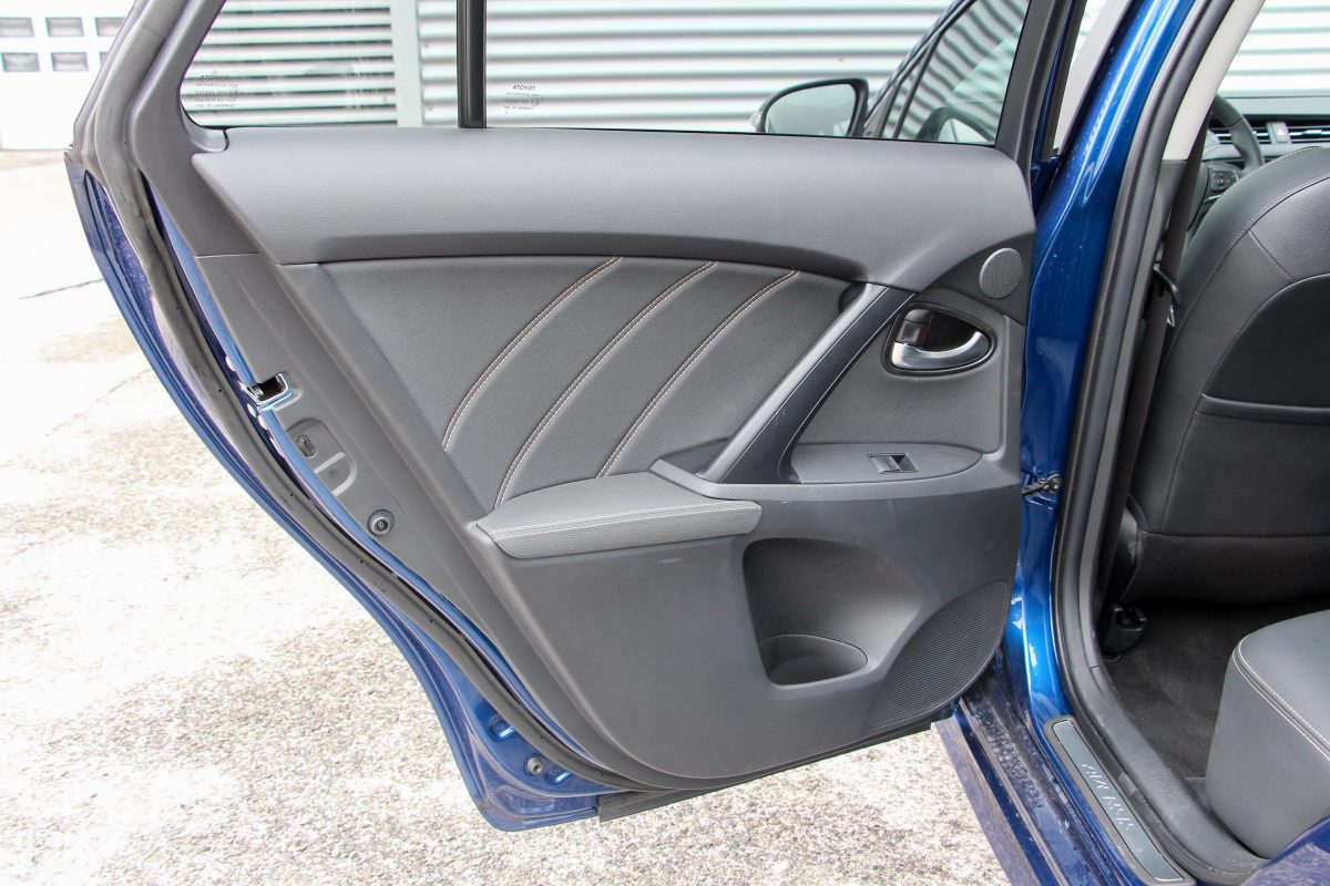 TOYOTA AVENSIS
