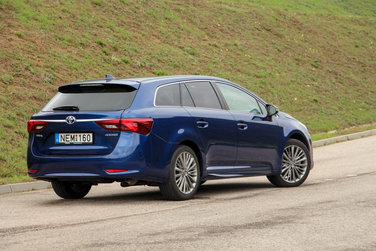 TOYOTA AVENSIS