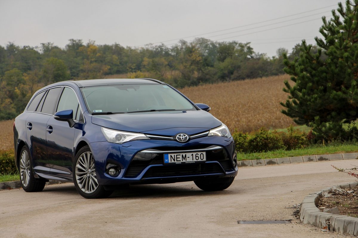 TOYOTA AVENSIS