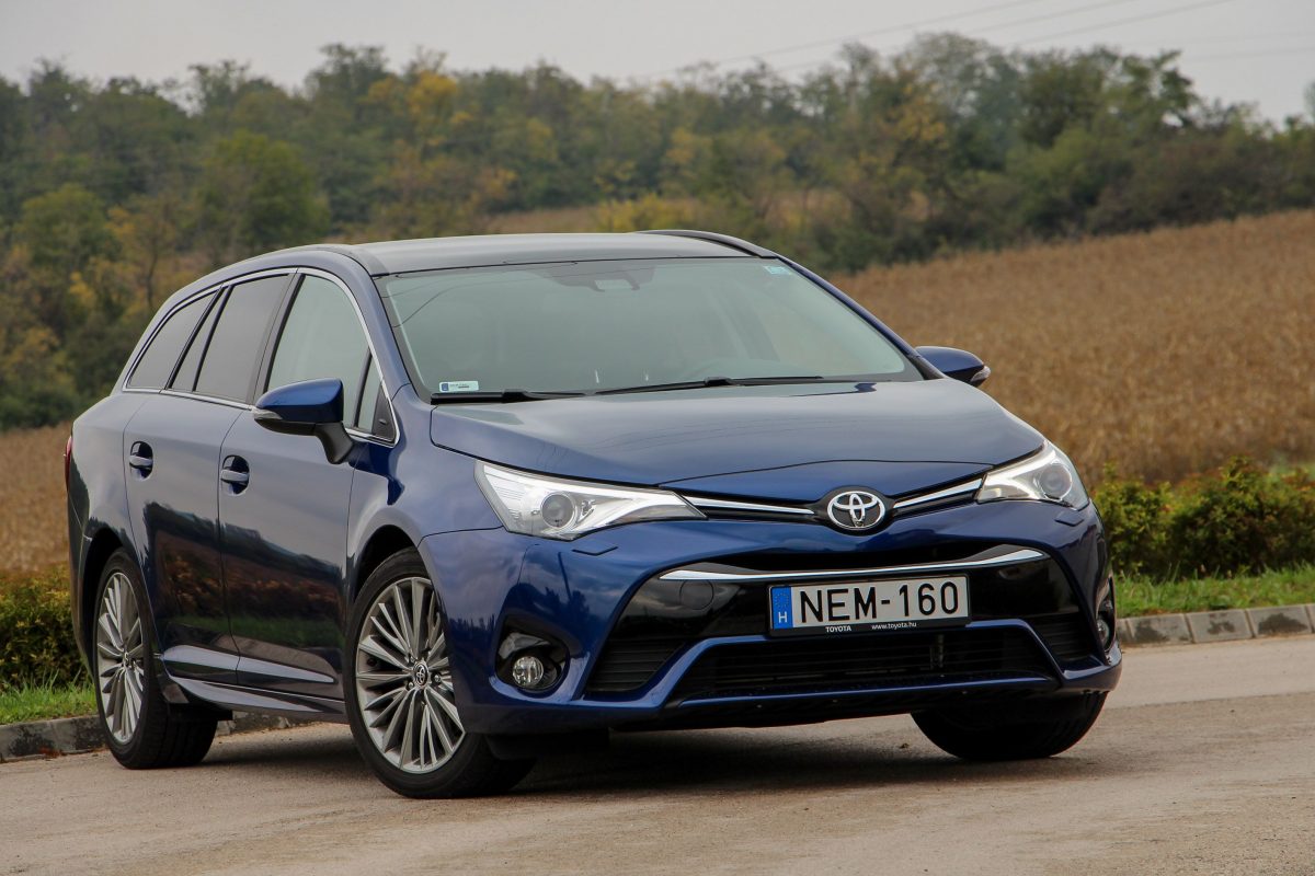 TOYOTA AVENSIS