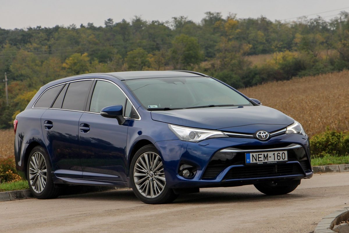 TOYOTA AVENSIS