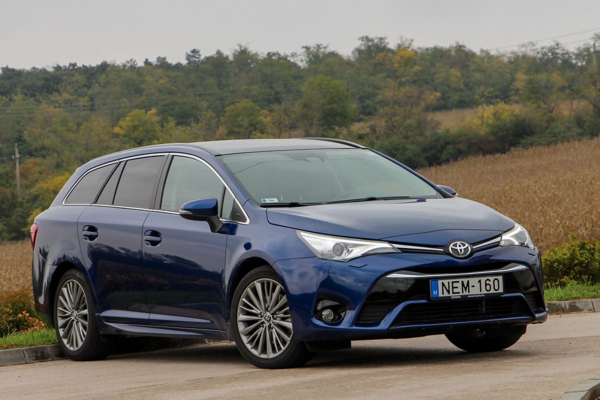 TOYOTA AVENSIS