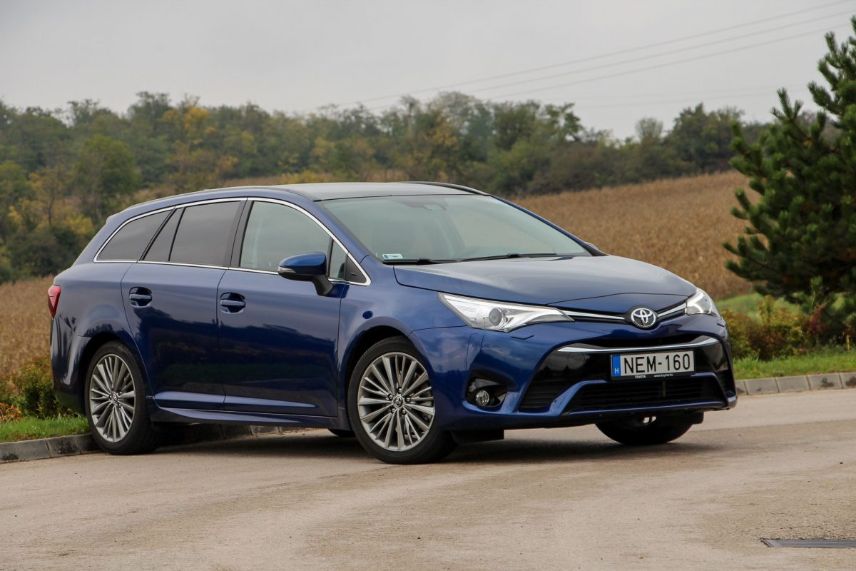 TOYOTA AVENSIS