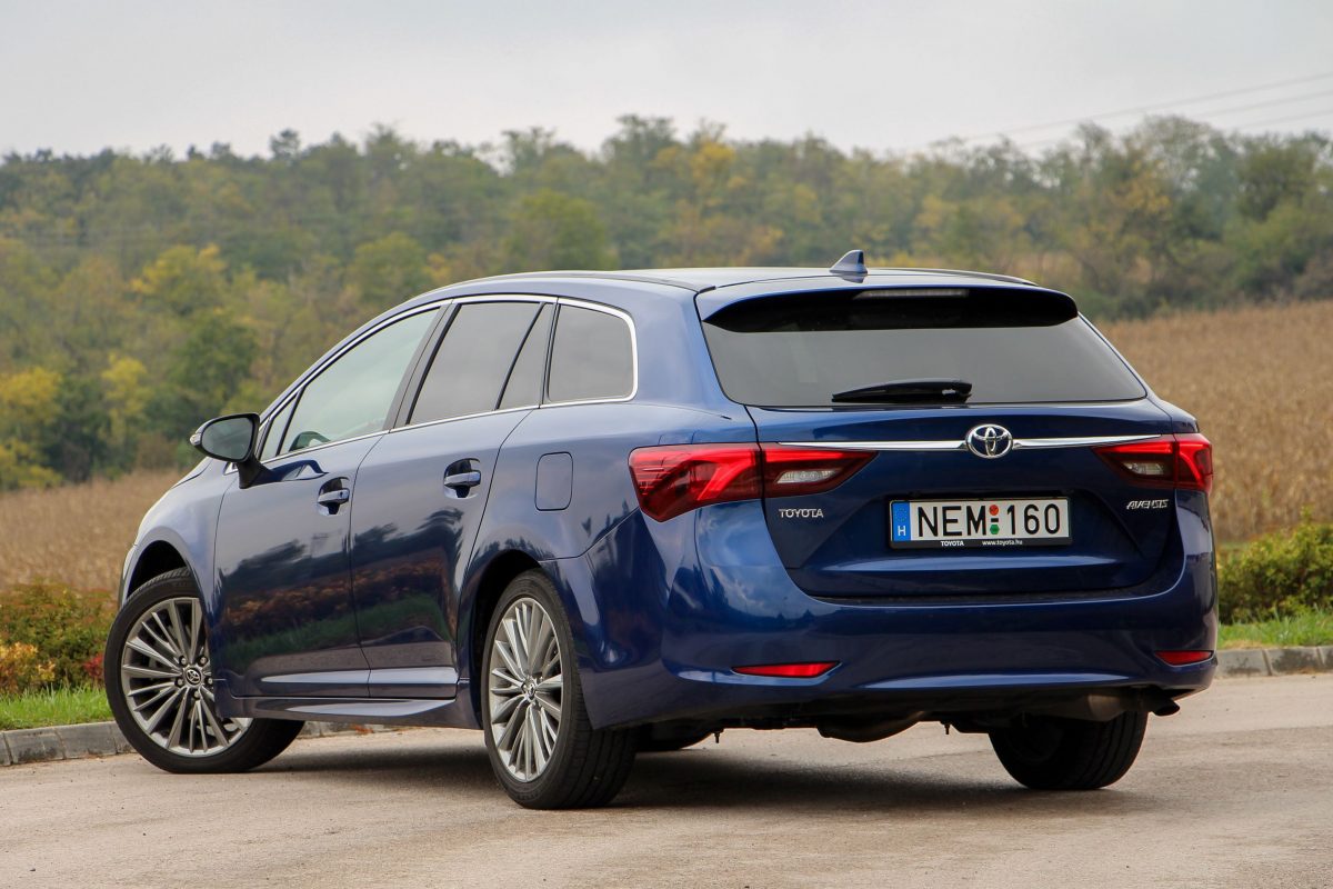 TOYOTA AVENSIS