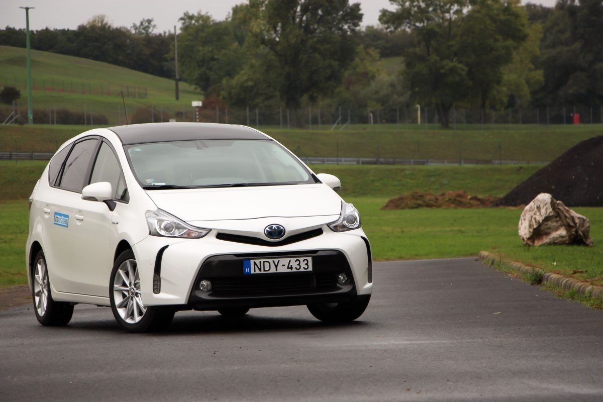 TOYOTA PRIUS+