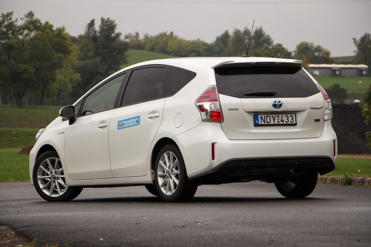 TOYOTA PRIUS+