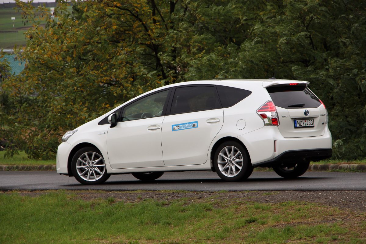 TOYOTA PRIUS+