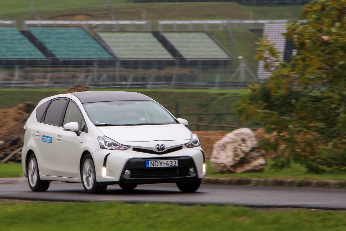TOYOTA PRIUS+