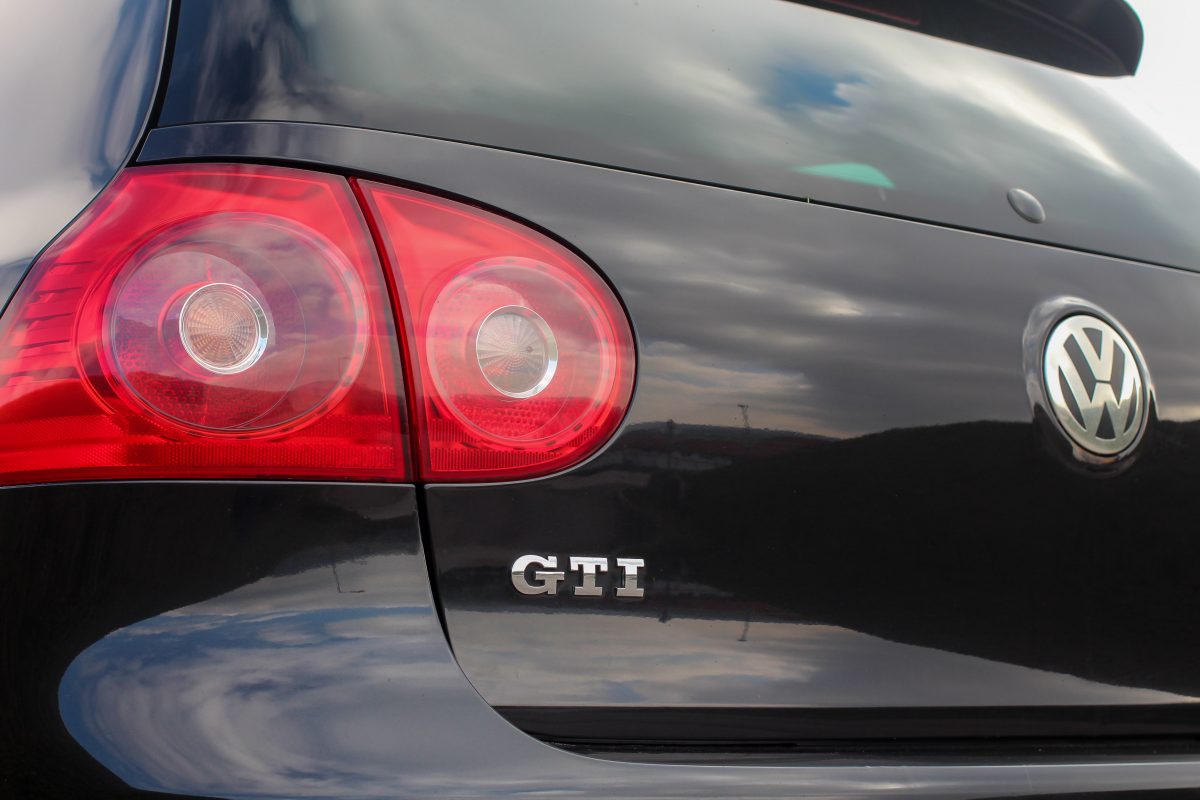 VOLKSWAGEN GOLF V